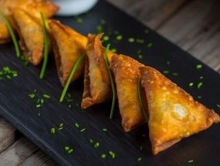 145. Samosas (4 Pzs.)