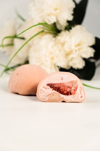 Моти с клубникой 