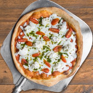Pizza z Pesto i Cherry (31 cm)