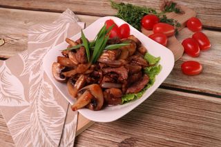 Шампиньоны жареные с мясом (300г)