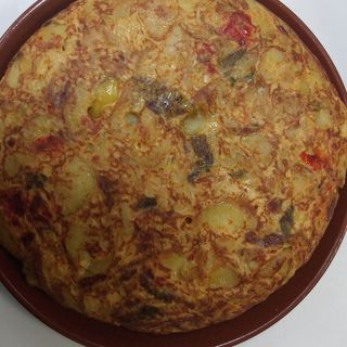 1/4 De Tortilla De Patata, Cebolla Y Pimiento 