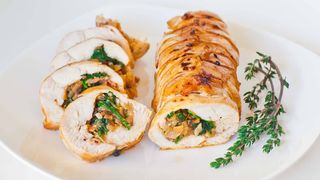 Куриный рулет с сыром и грибами   