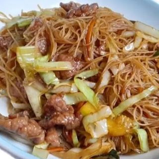 Fideo chino con ternera 