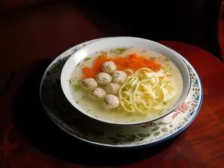 Дитячий бульон з локшиною та фрікадельками (350г)