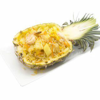 28 Riso thai saltato con buccia d'ananas