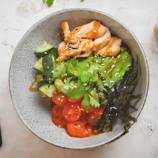 Боул с курицей и рисом