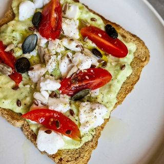 Тост с авокадо (веган) (1бр)