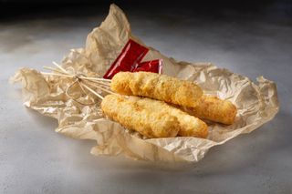 Корн-Дог + чесночный соус (4 шт.)