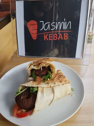 Rollo falafel z bakłażanem średni
