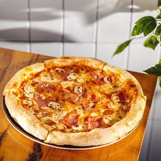 პიცა ლორითა და სოკოთი