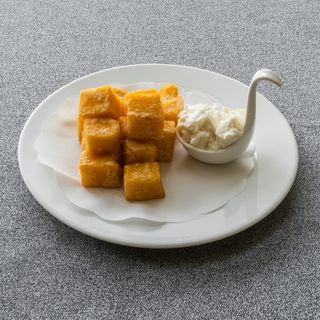 Polenta fritta con squacquerone