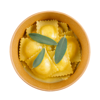 Ravioles de calabaza y galleta de almendra dulce