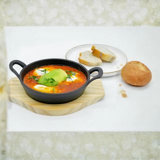 Шакшука с яичным пашотом