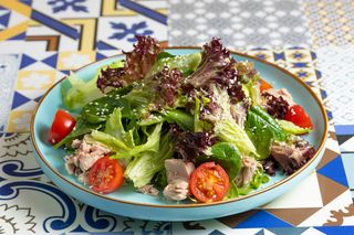 Салат с тунцом (290 гр.)