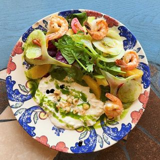 Салат з креветками та авокадо 