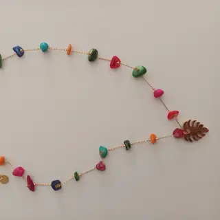 Colar com folha em aço inoxidável 