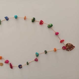 Colar com folha em aço inoxidável 