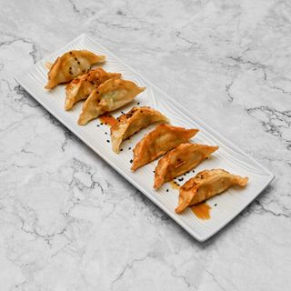 Empanadillas Fritas De Pollo Y Salsa Teriyaki