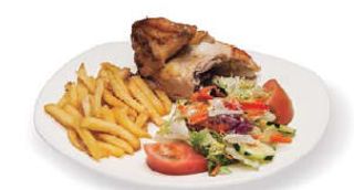 Pollo Asado Con Patatas Y Ensalada