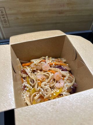 Удон з креветками (300г)