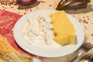 Tochitura de pui cu mamaliguta