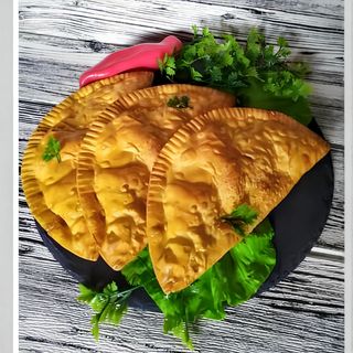 Чебурек з картоплею та кропом