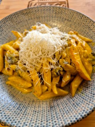 Piletina curry pasta