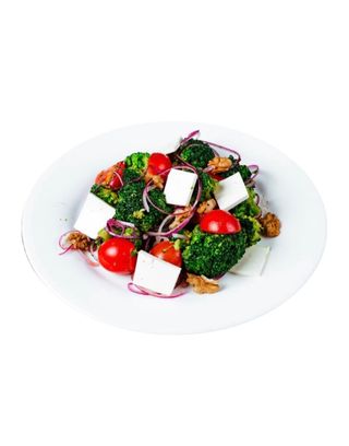 Салат с брокколи и сыром фета 