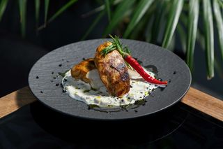 Куряча грудка з грибним соусом