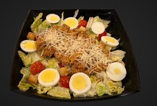 Ensalada César Con Pollo Crujiente