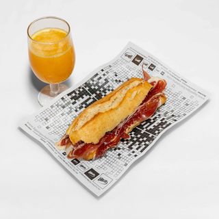 Bocadillo ibérico + refresco o zumo natural