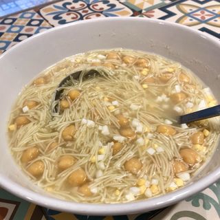 Sopa de cocido con garbanzos