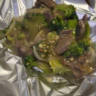 Wołowina z brokułami i czosnkiem