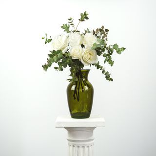  Ramo de Seis Rosas Blancas - BK