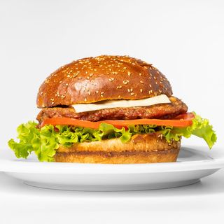 Cheeseburger + pomfrit