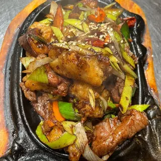 Las Tres Delicias De Mongolia