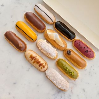 Cutie cu 12 Mini Eclere - FLAVOURS