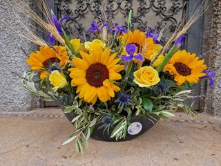 Aranjament cu florea soarelui in vas 