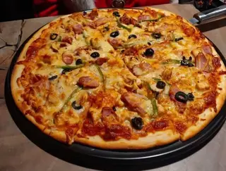 Chicken Supreme Pizza Large