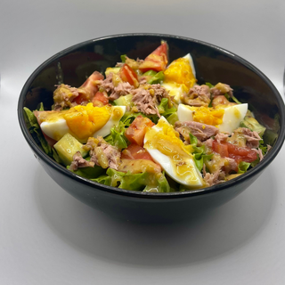 Salad with tuna