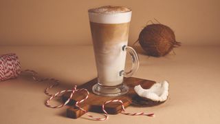 Korzenne latte kokosowe