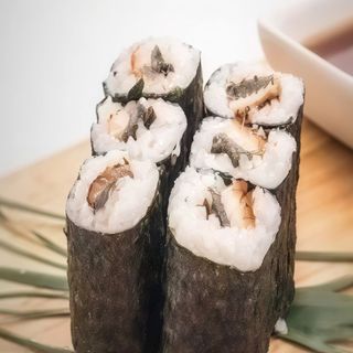 Hosomaki de anguila