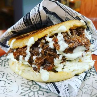 Arepa Venezolana Pelúa