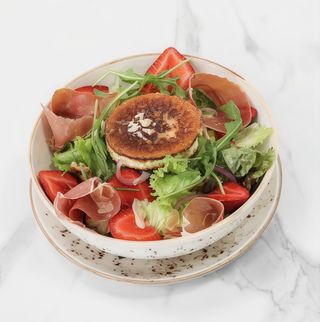 Ensalada De Rulo De Cabra