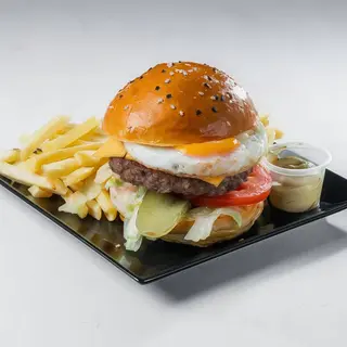 Hambúrguer com Ovo