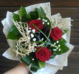 Buchet 3 trandafiri jucăuși