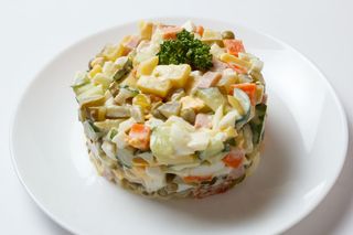 Салат Олів'є домашній (300г)