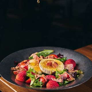 Ensalada De Queso De Cabra