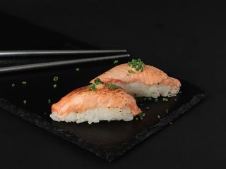 Nigiri Łosoś Opiekany