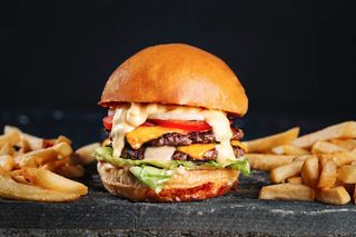 კლასიკური ბურგერი & ფრი